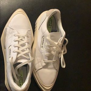 Adidas Hypersleek Sneakers